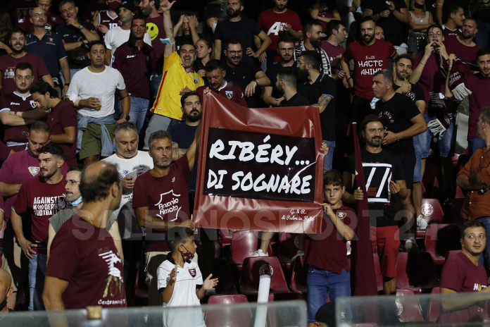 salernitana-atalanta-tifosi-ribery