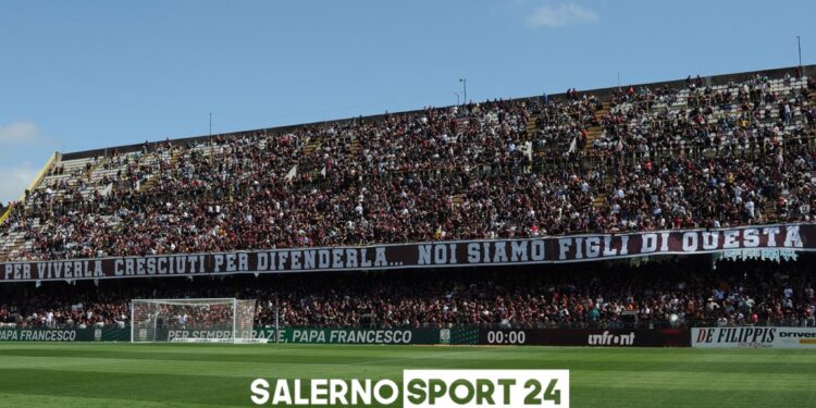 salernitana-tifosi